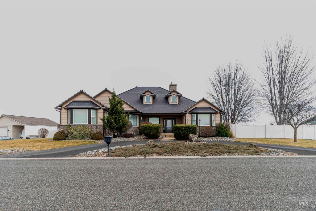 Photo of 2029 Marilyn Way, Clarkston, WA 99403 (MLS # 98975045)