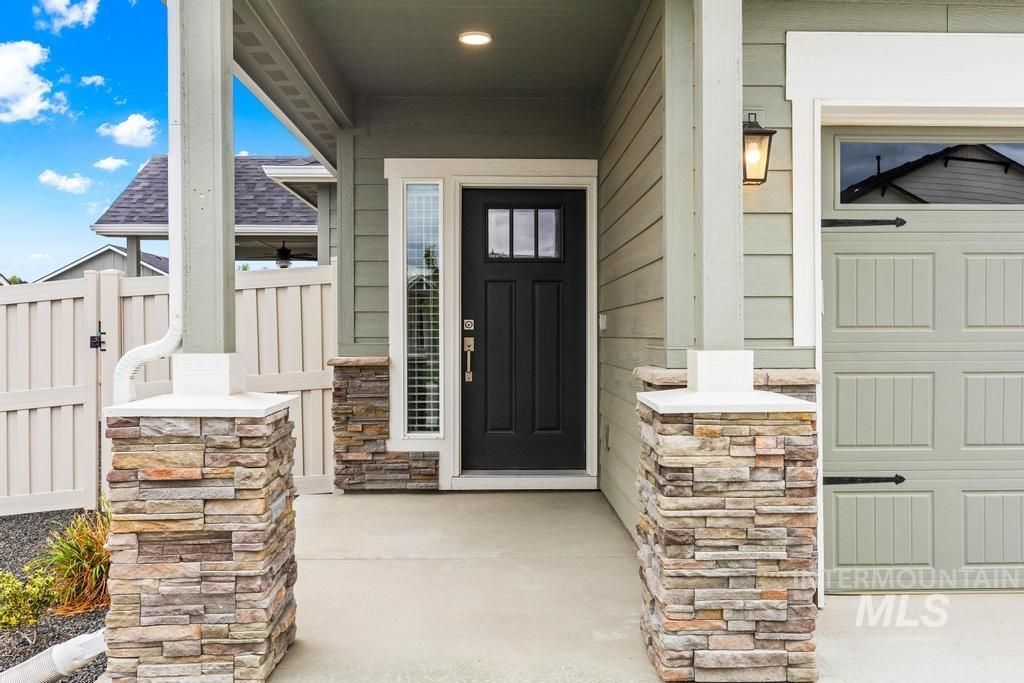 Photo of 10030 W Novato Drive, Star, ID 83669 (MLS # 98964194)