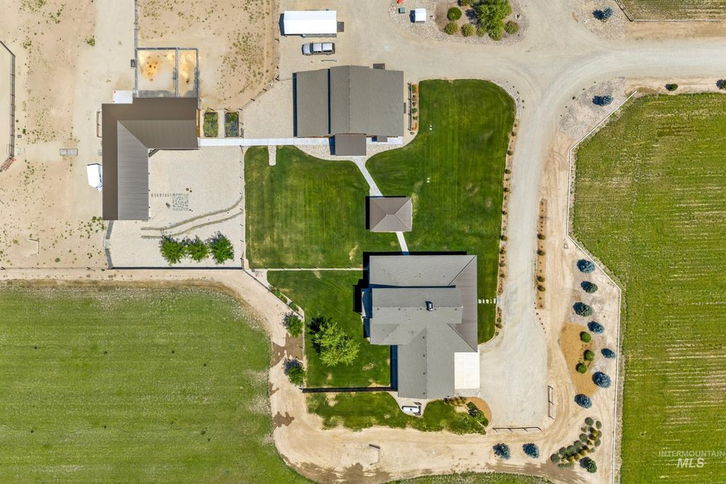 Photo of 900 Robin Ln, Emmett, ID 83617 (MLS # 98968844)