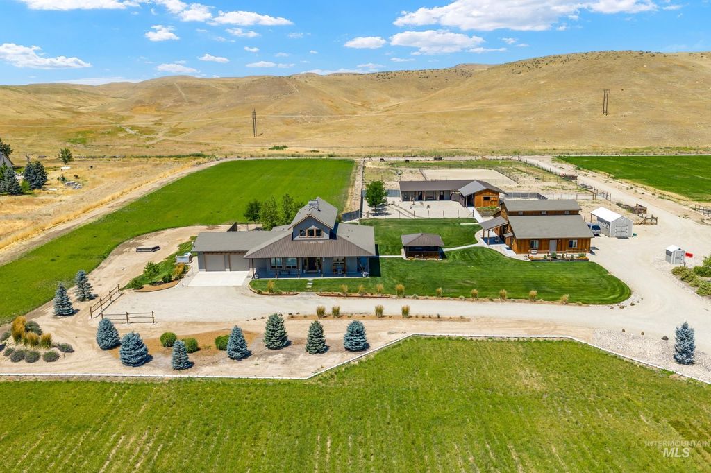 Photo of 900 Robin Ln, Emmett, ID 83617 (MLS # 98968844)