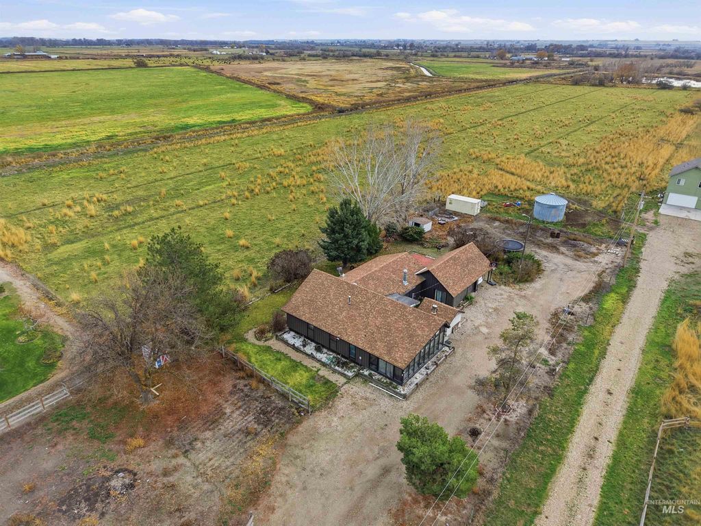 Photo of 30327 Hexon Rd, Parma, ID 83660 (MLS # 98988477)