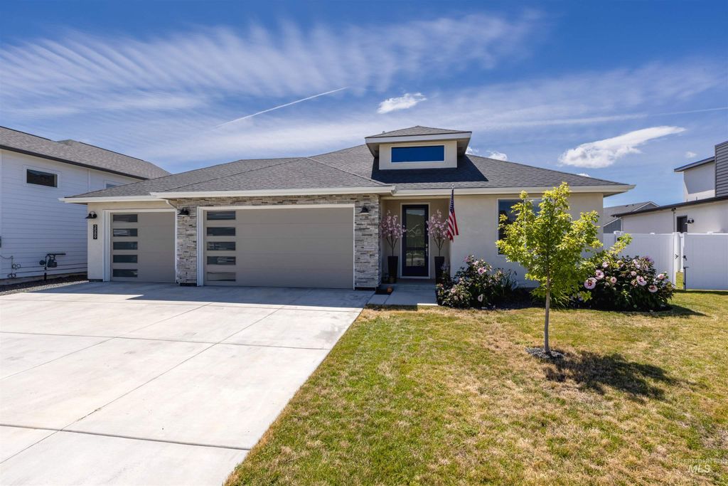 Photo of 2589 E Jonagold Ct, Emmett, ID 83617 (MLS # 98968019)