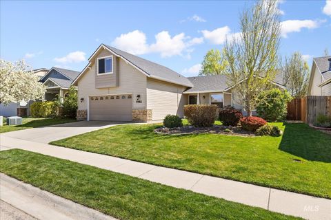 Photo of 5982 S Lowland View Way, Boise, ID 83709 (MLS # 98981674)