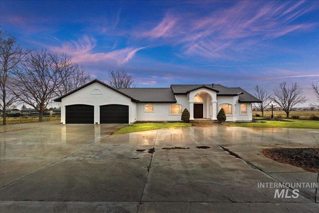 Photo of 2800 W Idaho Blvd, Emmett, ID 83617 (MLS # 98974362)