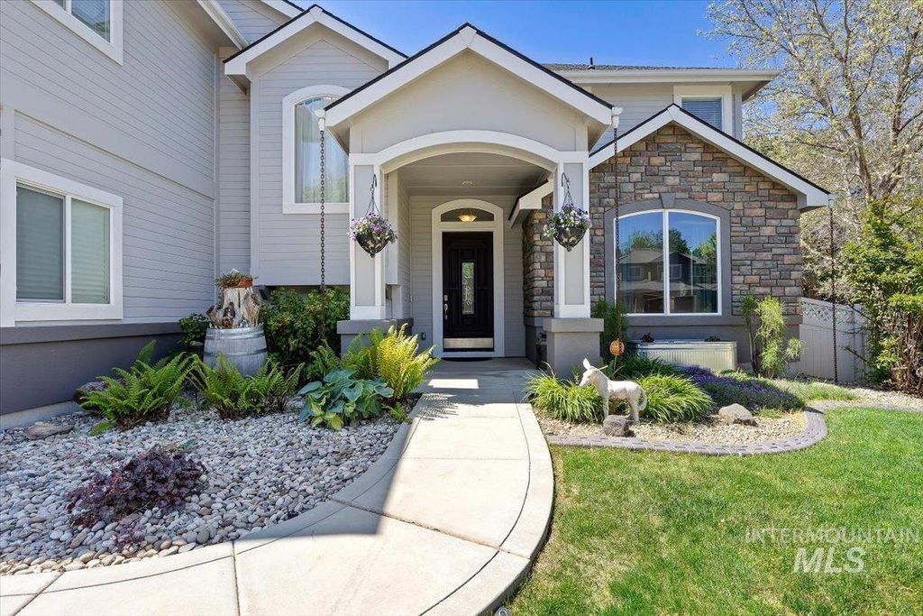 Photo of 2291 W Windchime Dr, Meridian, ID 83646 (MLS # 98986076)
