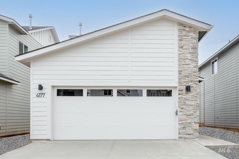 Photo of 3103 S Maple Ranch Way, Nampa, ID 83686 (MLS # 98965360)