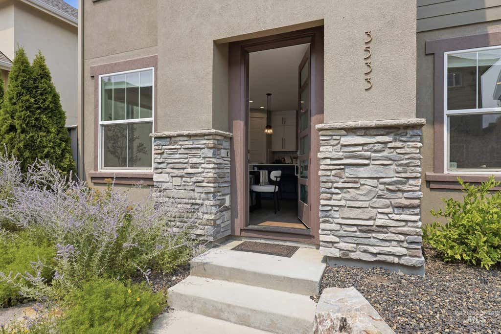 Photo of 3533 S Pheasant Tail Way, Boise, ID 83716 (MLS # 98994655)