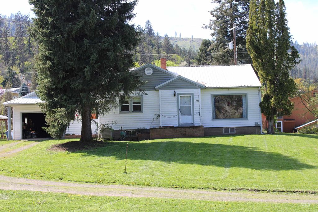 Photo of 1109 3rd Street, Kamiah, ID 83536 (MLS # 98975645)