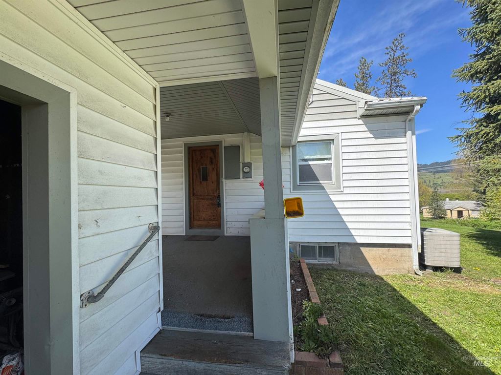 Photo of 1109 3rd Street, Kamiah, ID 83536 (MLS # 98975645)