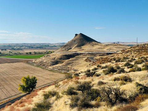 Photo of 400 Foothill Dr, Ontario, OR 97914 (MLS # 98964864)