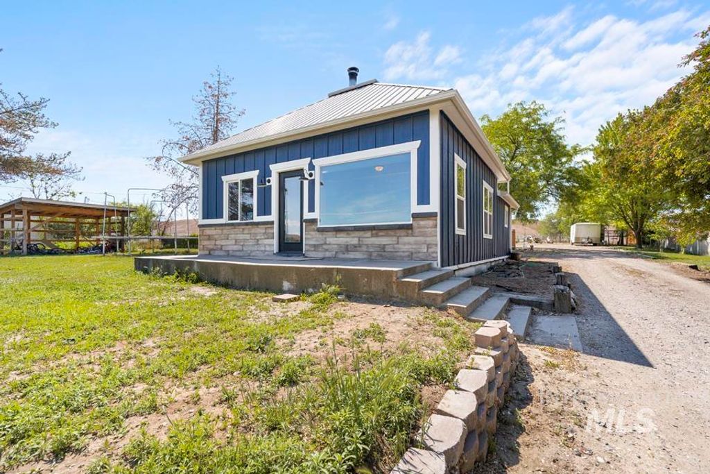 Photo of 2672 Center AVE, Payette, ID 83661 (MLS # 98987325)