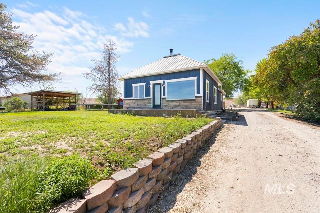 Photo of 2672 Center AVE, Payette, ID 83661 (MLS # 98987325)