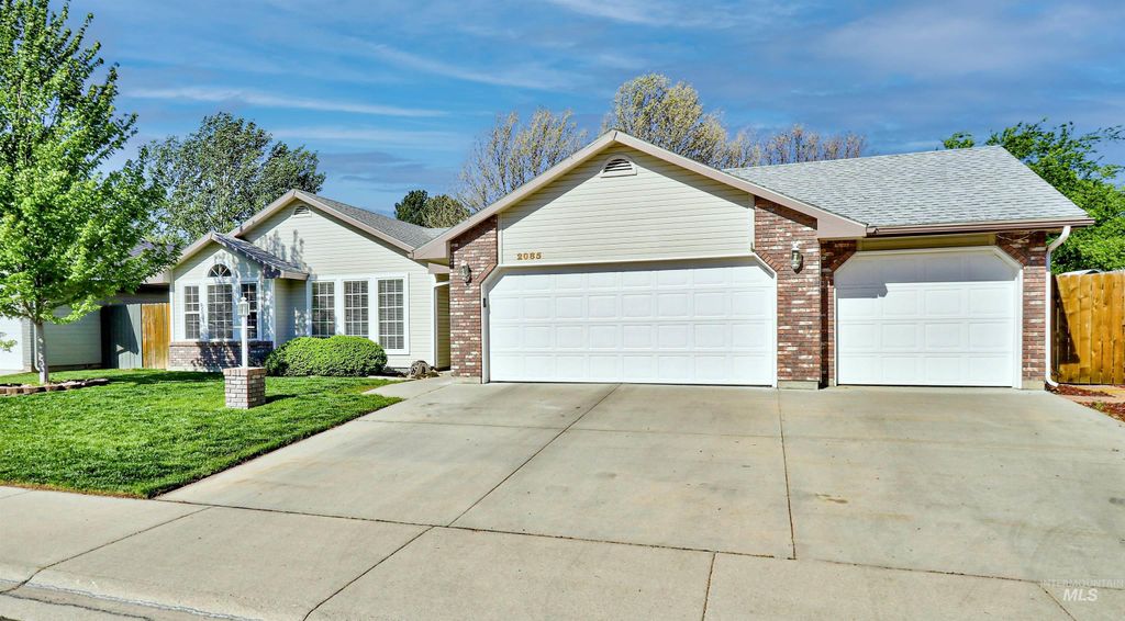 Photo of 2085 N Astaire Way, Meridian, ID 83646 (MLS # 98985416)