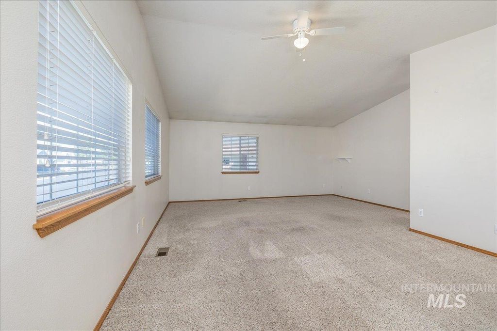 Photo of 1100 Burnett Dr #250A, Nampa, ID 83651 (MLS # 98987506)
