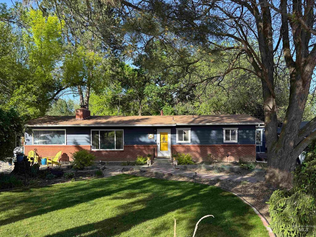 Photo of 4106 Jessie Ln, Nampa, ID 83686 (MLS # 98985676)