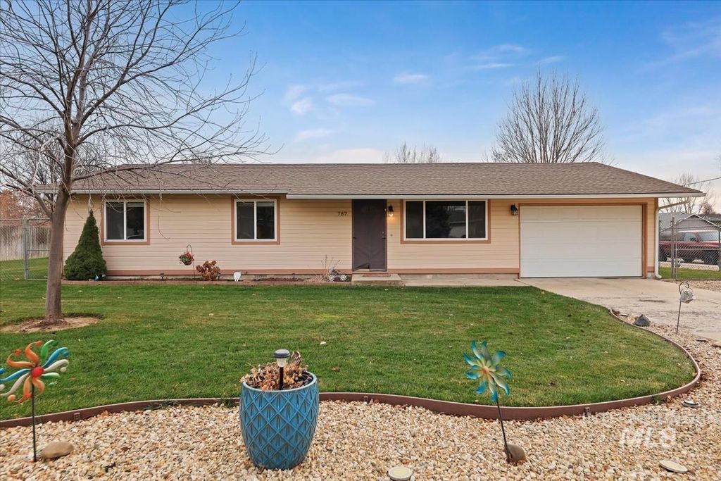 Photo of 787 W Mendi Pl, Kuna, ID 83634 (MLS # 98968915)