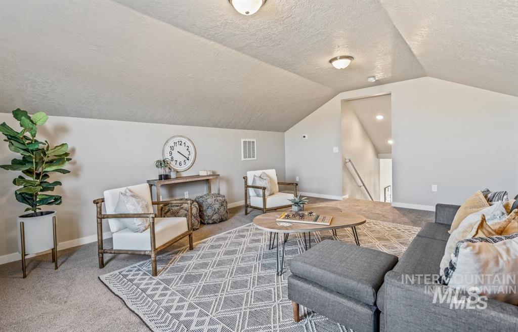 1590 SW Silverstone Ave