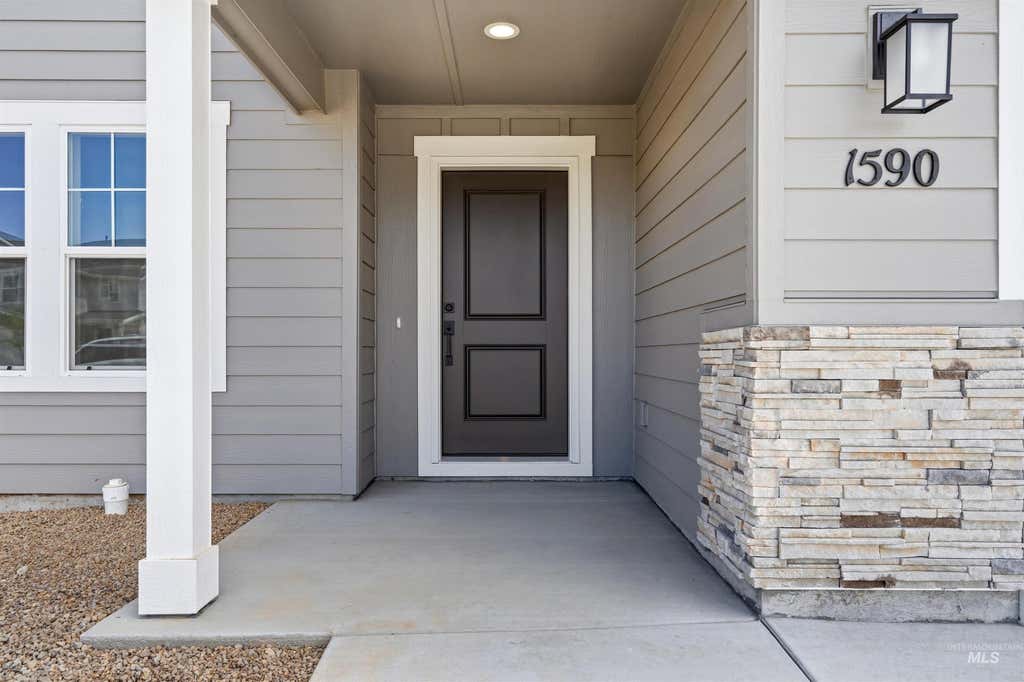 Photo of 1590 Witt St, Mountain Home, ID 83647 (MLS # 98955147)