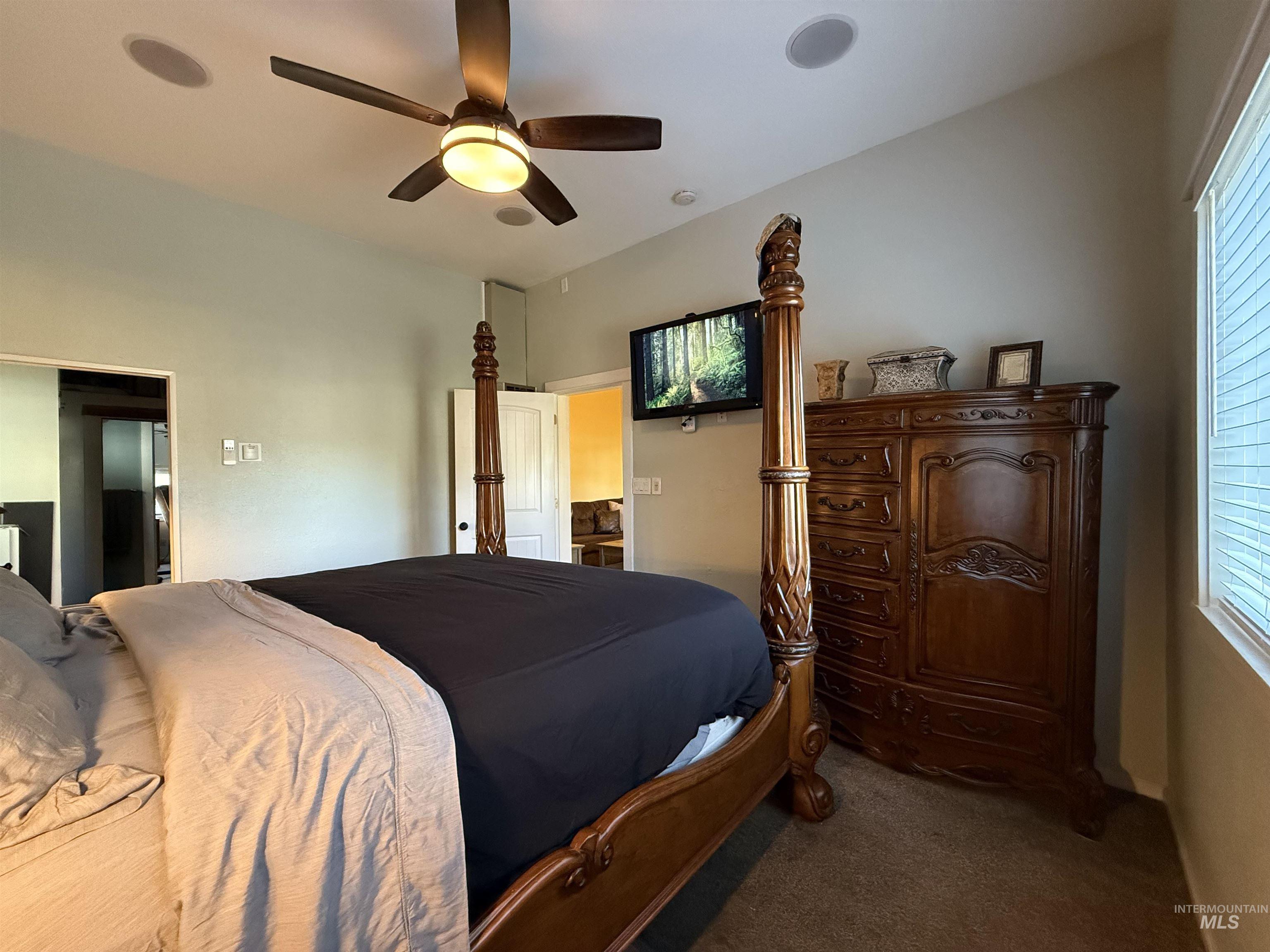 $7,500 Master Bedroom Remodel - NEW CARPET AND PAD WILL BE INSTALLED DURING 14 DAY SELLER LEASE BACK), Surround Sound, Ceiling Fan, Wired for Half Hot (switched plug), Raised Panel Doors, Dual Pane Window, 2.5 Inch Faux Wood Blinds, Freshly Painted & More