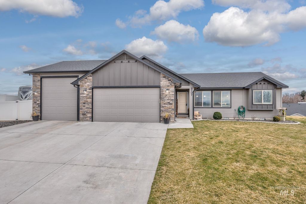 Photo of 2107 Lisa Court, Payette, ID 83661 (MLS # 98977903)