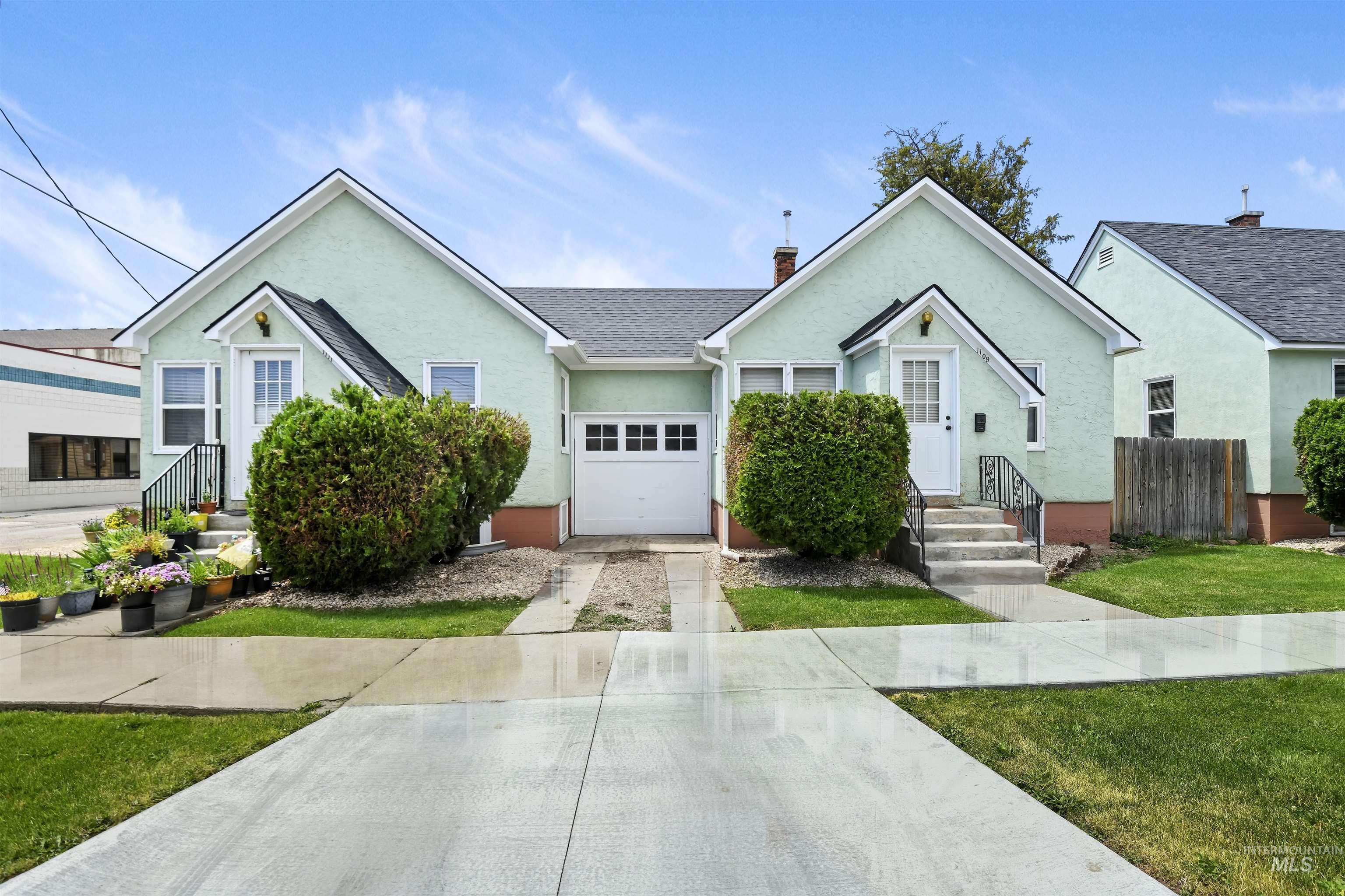 1103-1105 4th Street S (7-Plex)