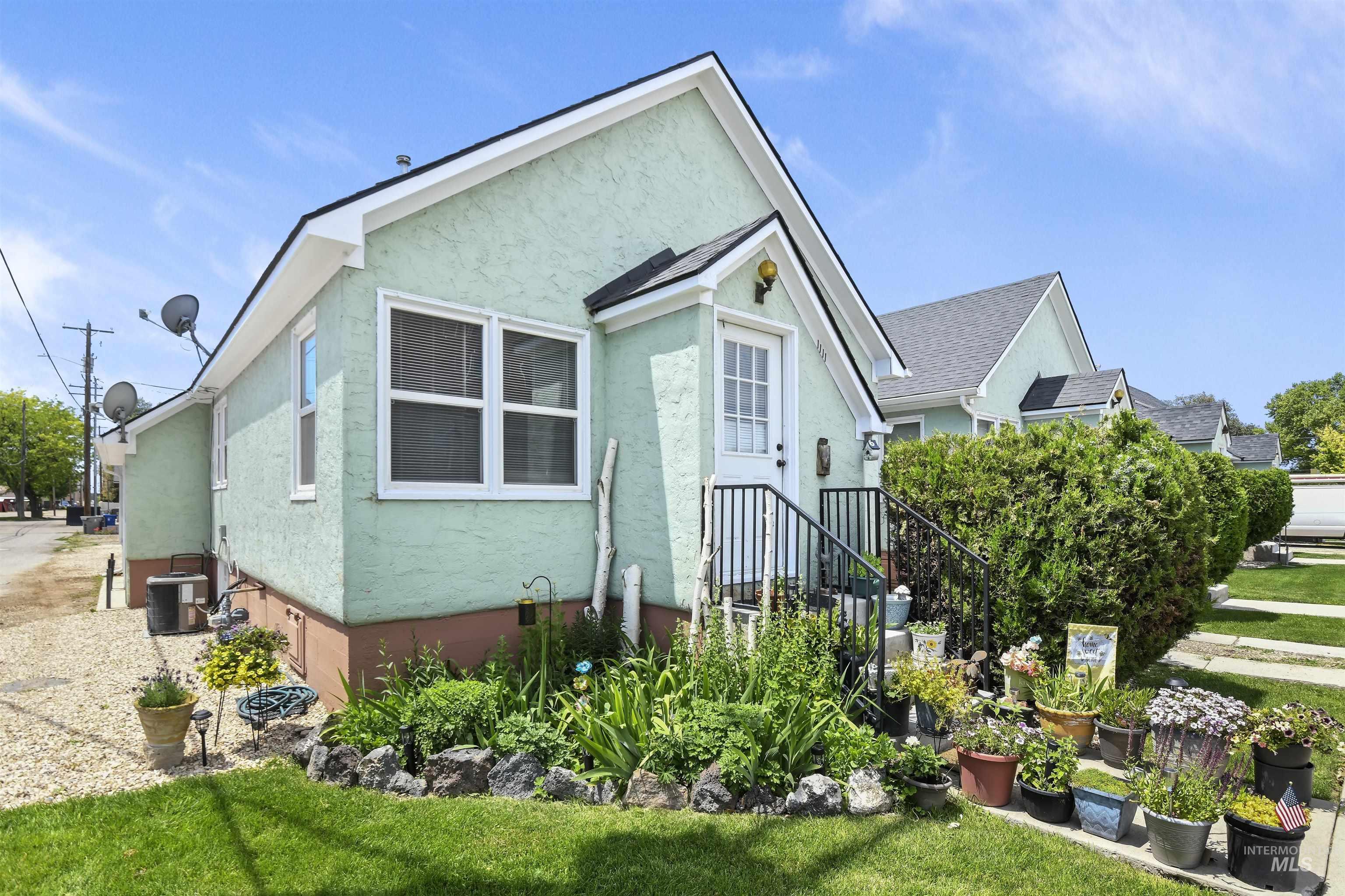 1103-1105 4th Street S (7-Plex)