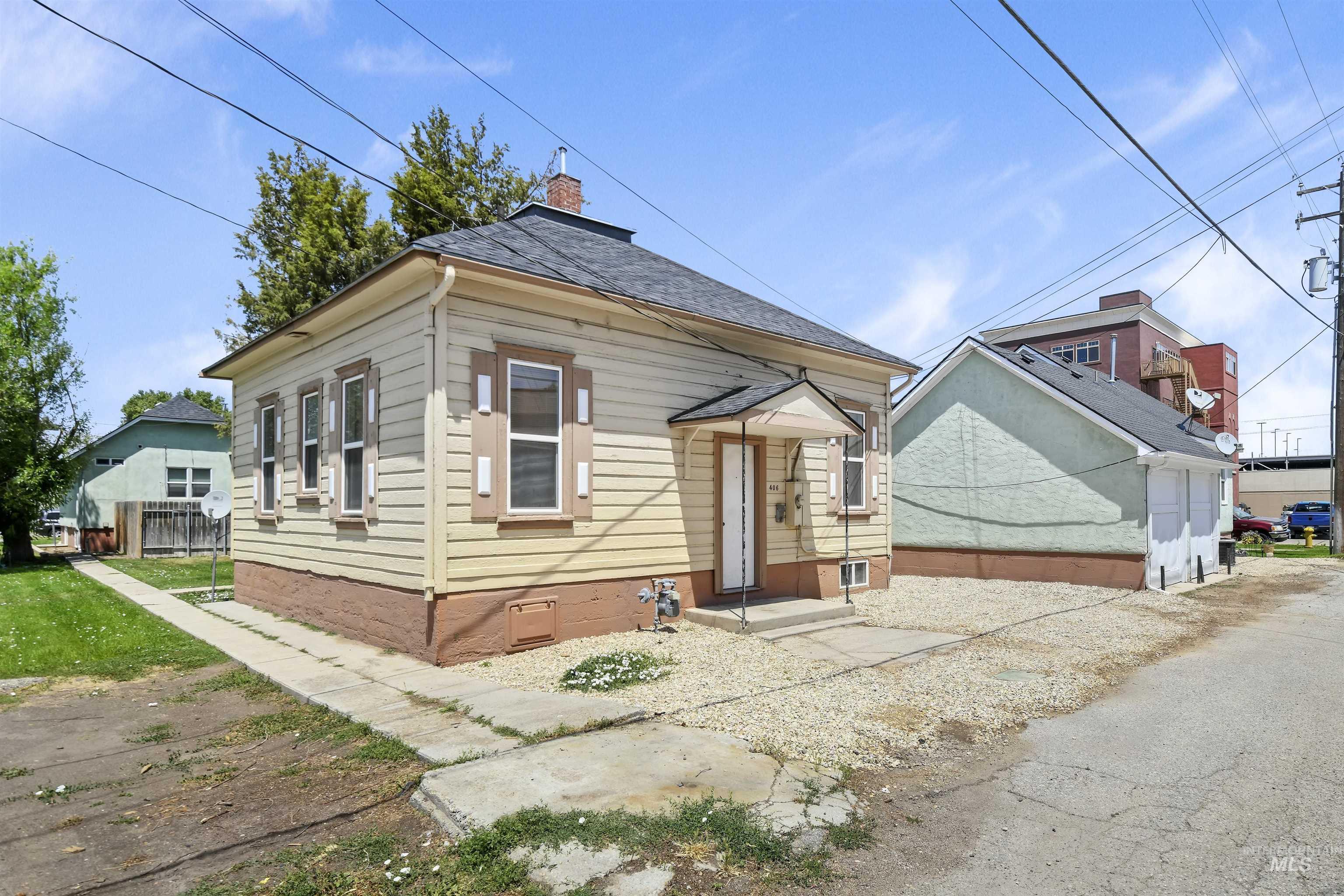 1103-1105 4th Street S (7-Plex)