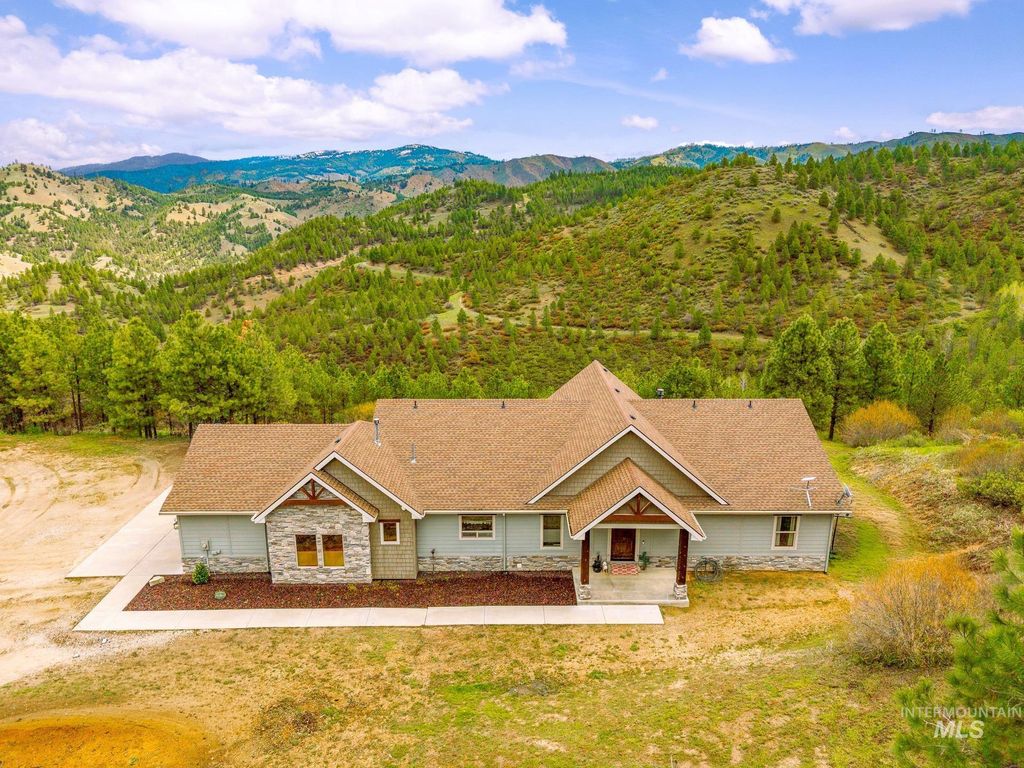 Photo of 96 Trails End Way, Boise, ID 83716 (MLS # 98984204)