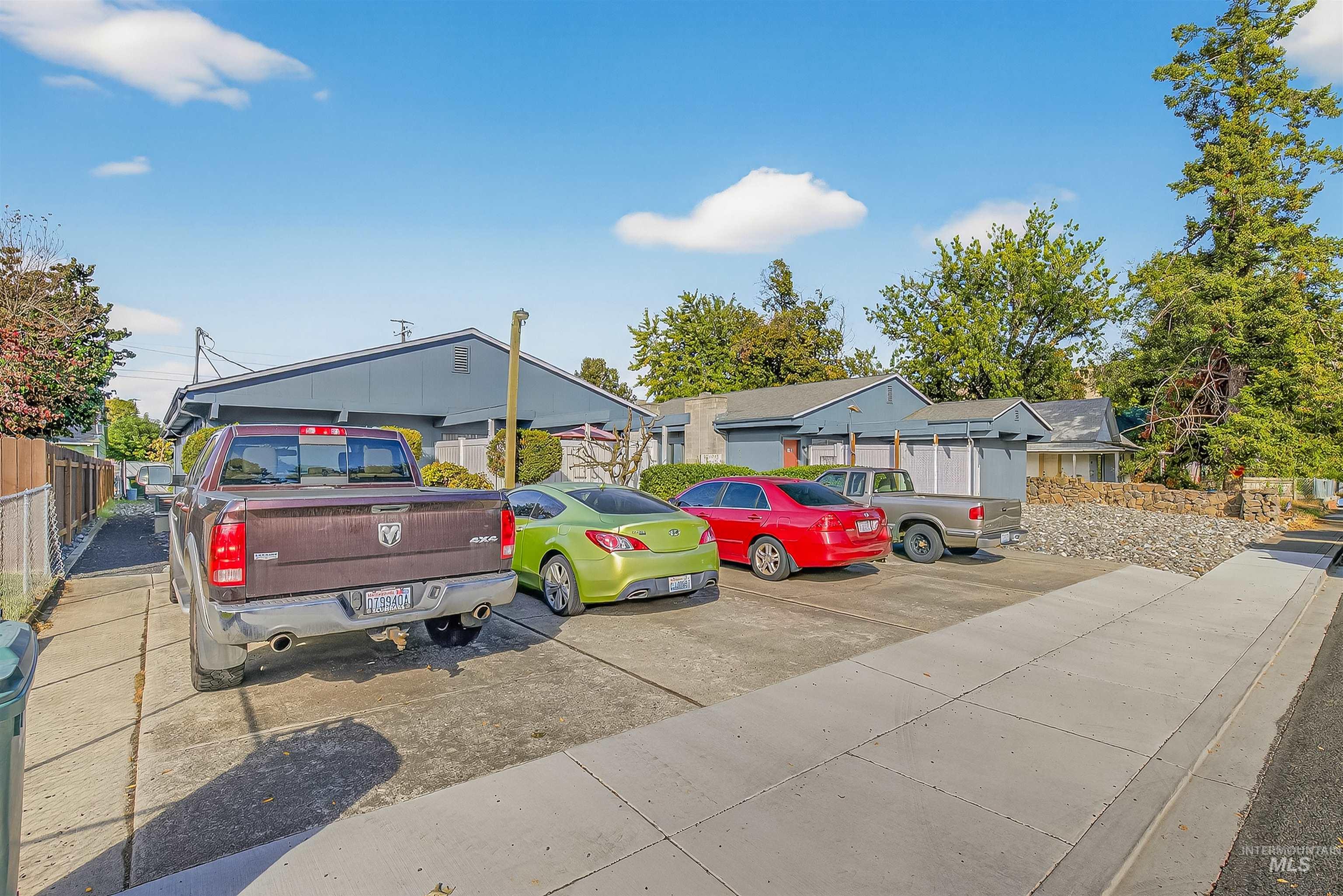 820, 822, 824 2nd St