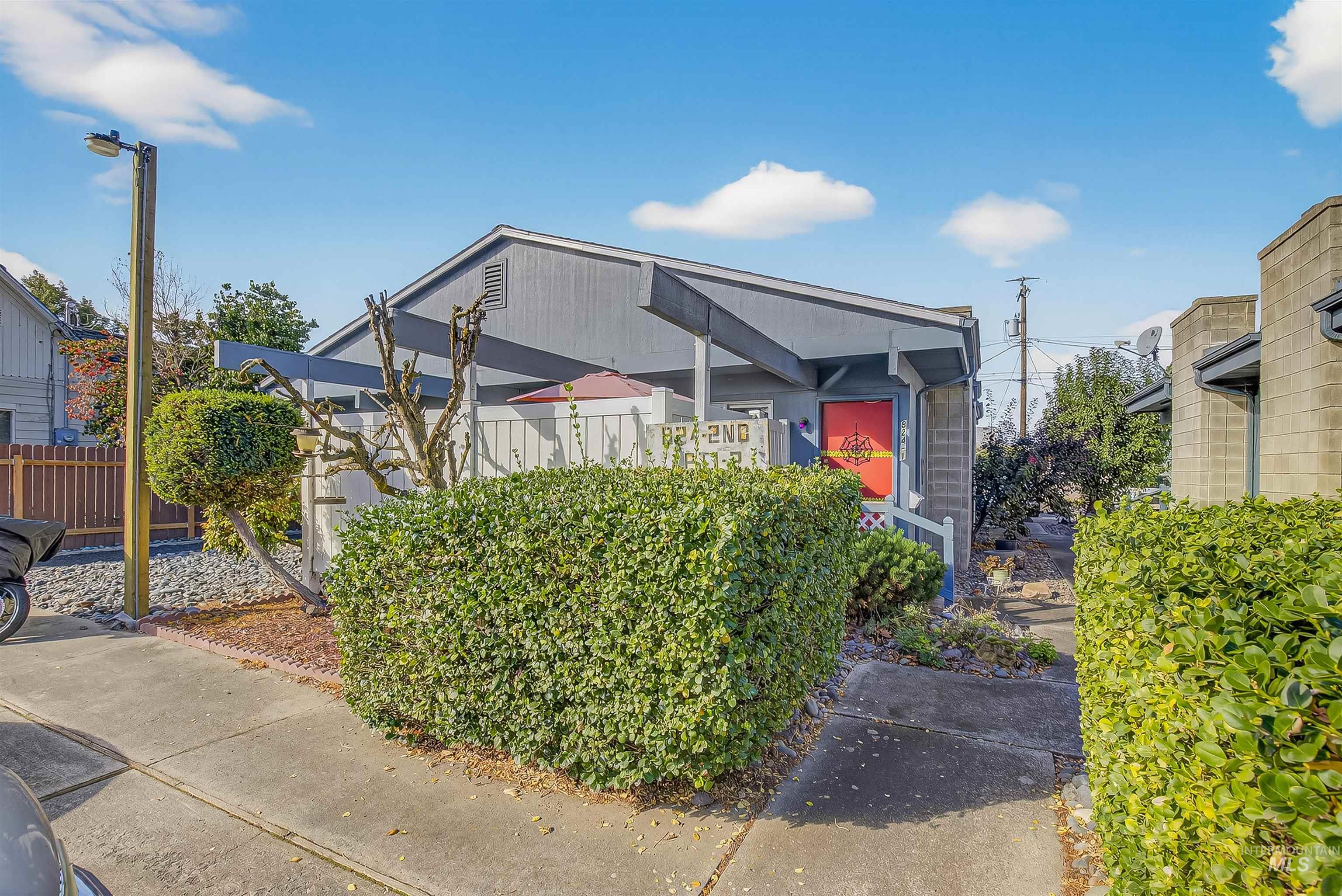 820, 822, 824 2nd St