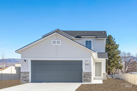 Photo of 301 Whitetail Ave, Horseshoe Bend, ID 83629 (MLS # 98973286)