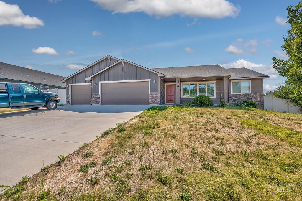 Photo of 2310 Vista Ave, Payette, ID 83661 (MLS # 98992934)