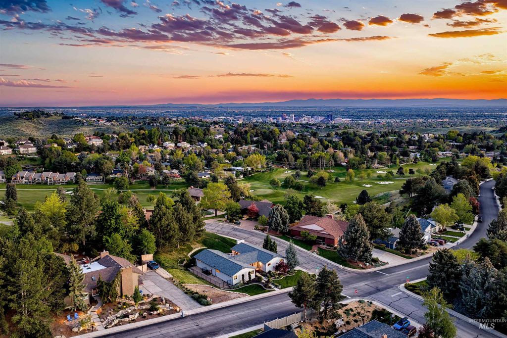 Photo of 709 E Braemere Road, Boise, ID 83702 (MLS # 98985047)