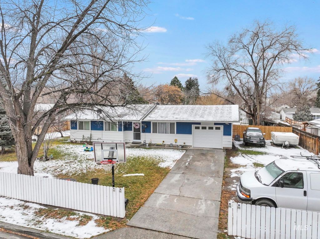 Photo of 403 3rd Ave W Ave, Jerome, ID 83338 (MLS # 98970392)