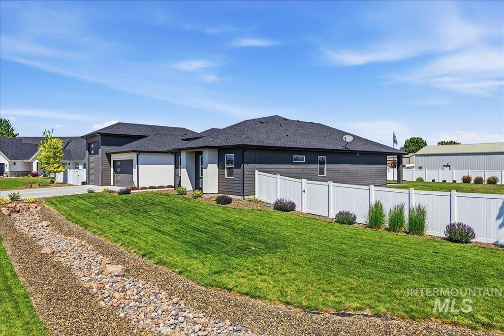 Photo of 14377 American Holly Drive, Nampa, ID 83651 (MLS # 98987911)