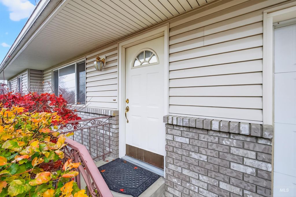 Photo of 3619 16th Street, Lewiston, ID 83501 (MLS # 98967456)