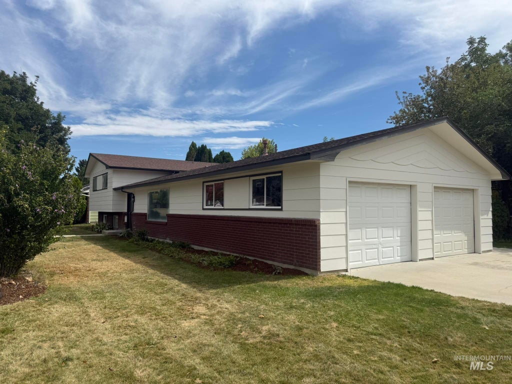 Photo of 1503 E Dakota Ave, Nampa, ID 83686 (MLS # 99000084)