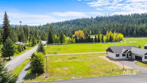 Photo of 1119 Swanie Way, McCall, ID 83638 (MLS # 98986845)