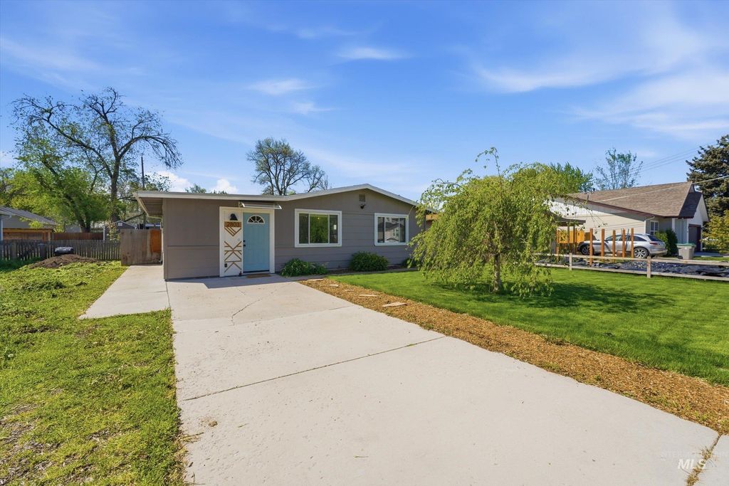 Photo of 2803 W Lemhi St, Boise, ID 83705 (MLS # 98983981)