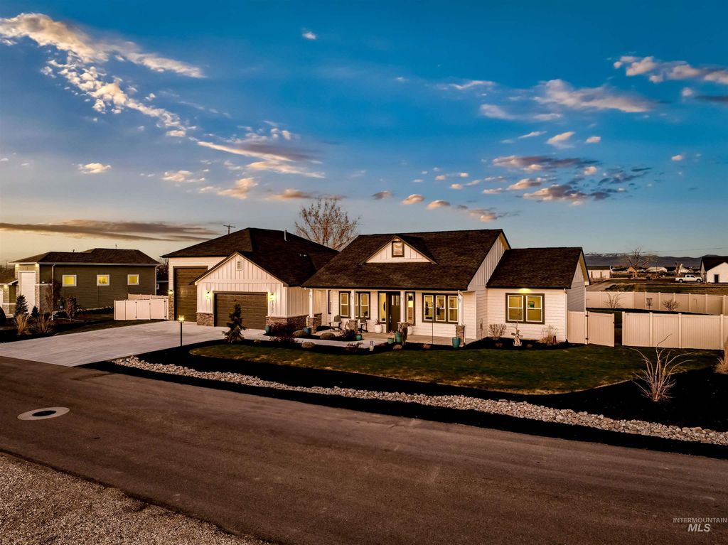 Photo of 24792 Sienna Glenn, Middleton, ID 83644 (MLS # 98978624)