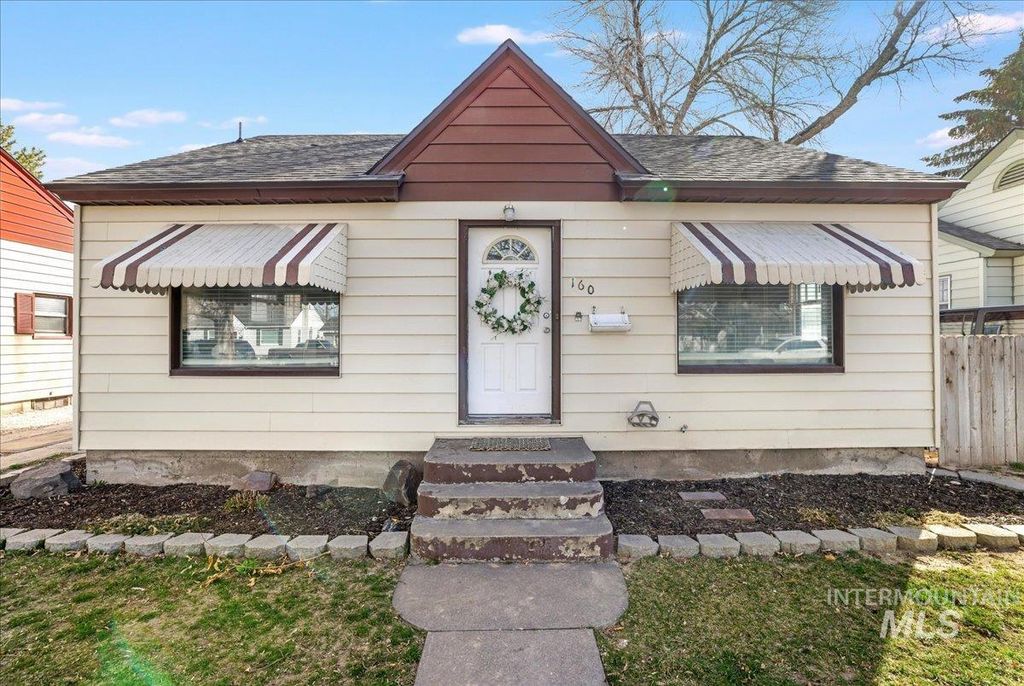 Photo of 160 Tyler St, Twin Falls, ID 83301 (MLS # 98978231)