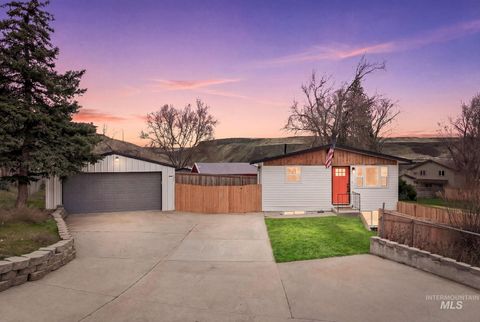 Photo of 6123 S Brian Way, Boise, ID 83716 (MLS # 98977726)