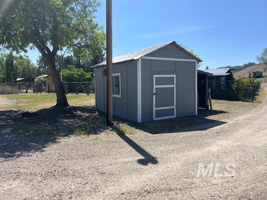 Photo of 4746 Hwy 52, Ontario, OR 97914 (MLS # 98985201)