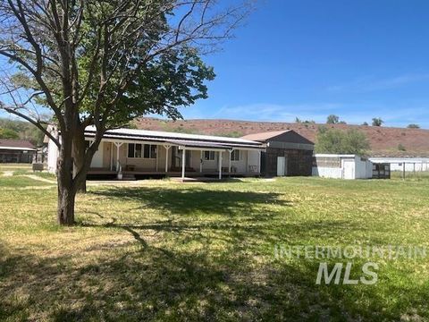 Photo of 4746 Hwy 52, Ontario, OR 97914 (MLS # 98985201)