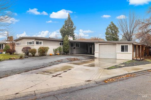 Photo of 562 S Victoria Dr, Boise, ID 83705 (MLS # 98969557)