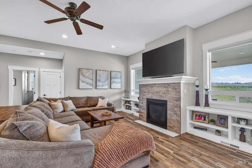 Photo of 3828 Barr Rd, Lewiston, ID 83501 (MLS # 98990395)