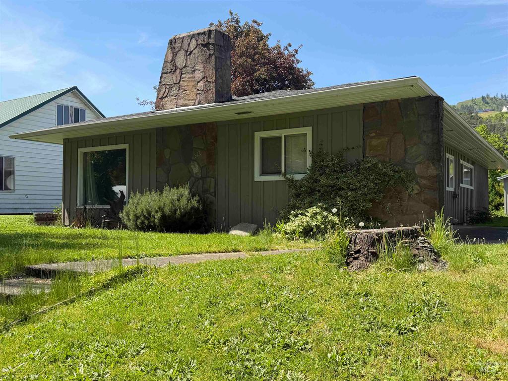 Photo of 812 Maple Street, Kamiah, ID 83536 (MLS # 98985897)