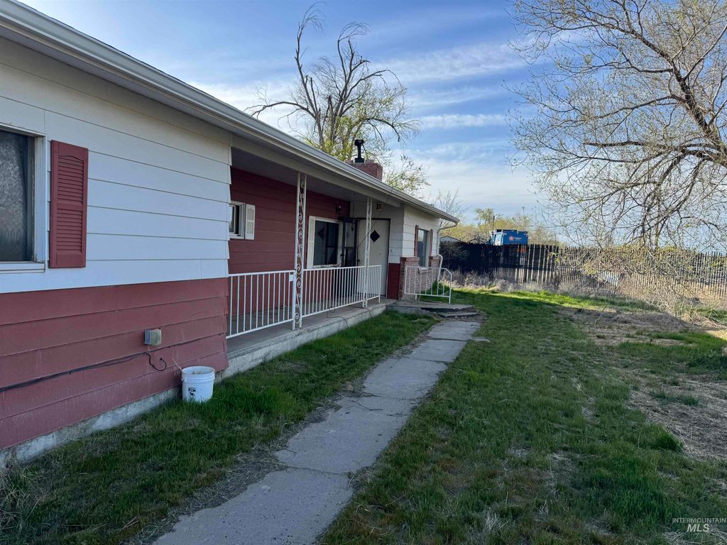 Photo of 4781 Old Hwy 30, Mountain Home, ID 83647 (MLS # 98944587)