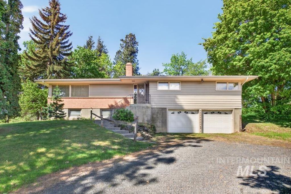 Photo of 1825 Orchard Ave, Moscow, ID 83843 (MLS # 98987245)