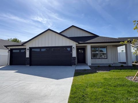 Photo of 321 N 11th. St, Parma, ID 83660 (MLS # 98984615)